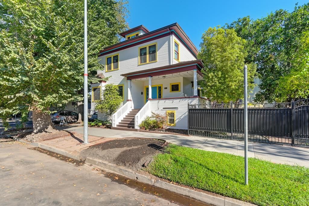 Property Photo:  1301 D Street  CA 95814