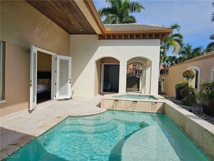 Property Photo:  7472 Key Deer Court  FL 33966 