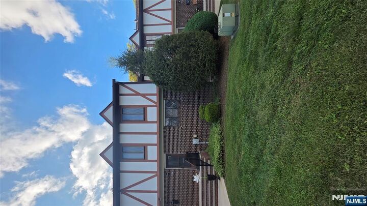 Property Photo:  104 Devonshire Court  NJ 08844 