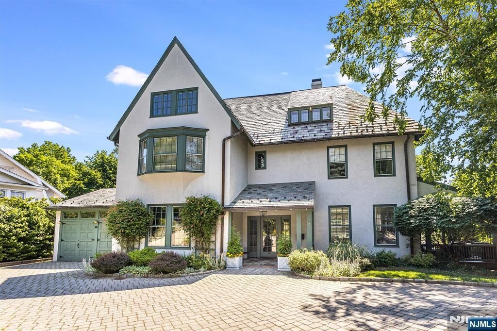 Property Photo:  189 Upper Mountain Avenue  NJ 07042 
