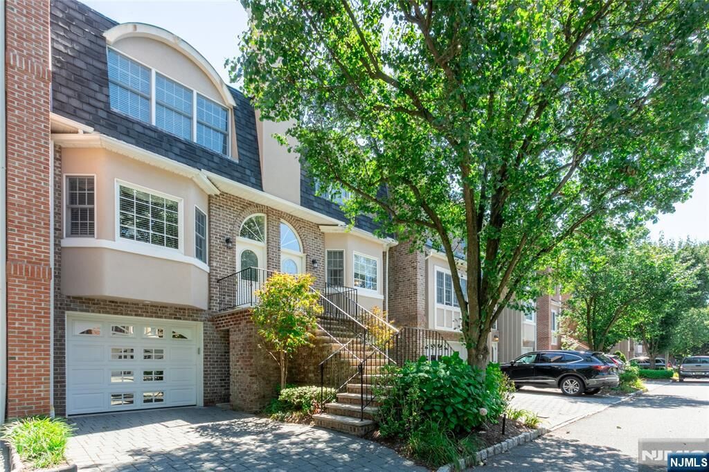 Property Photo:  162 Stonegate Trail 58  NJ 07626 
