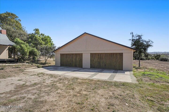Property Photo:  2935 E Clark Avenue  CA 93455 