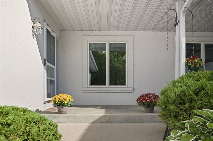 Property Photo: 9365 Tewsbury Bend MN 55311