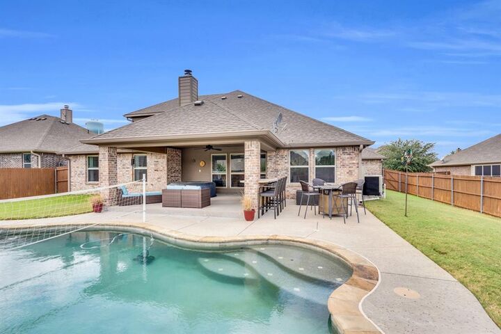 Property Photo: 5822 Yellow Rose Court TX 76065