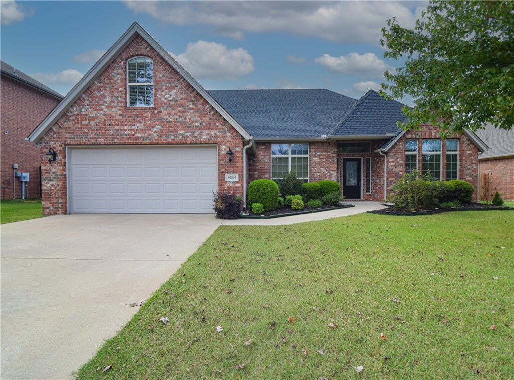 Property Photo: 4004 SW Banbury Drive AR 72713