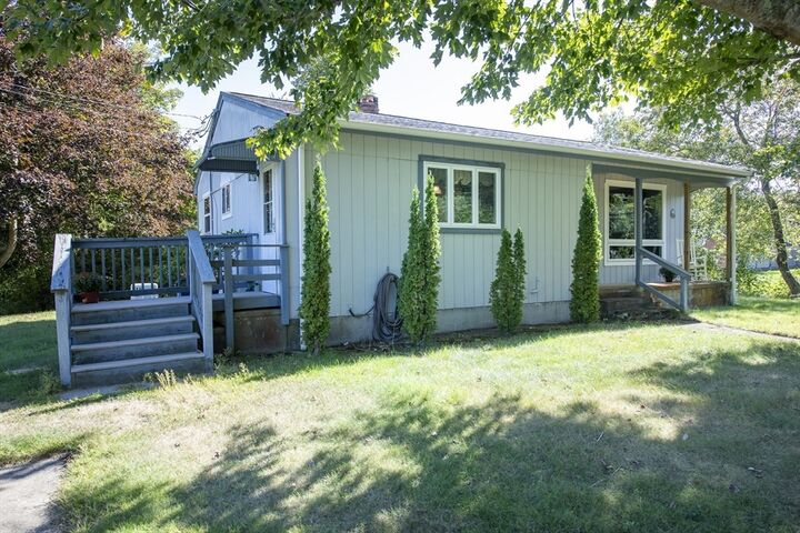 Property Photo:  6 Meadowbrook Ln  MA 02739 