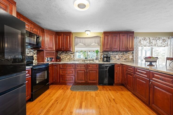 Property Photo: 95 Loiselle Ave MA 01420