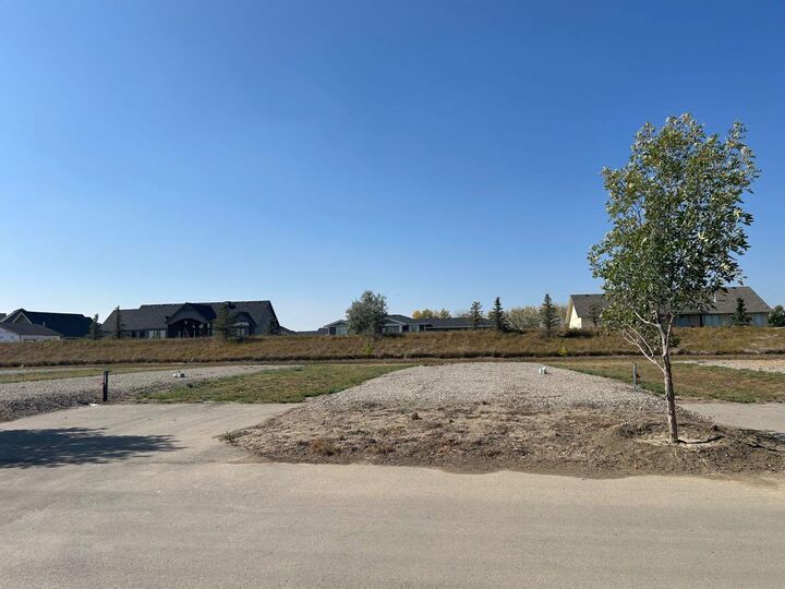 2053 Sunflower Crescent — photo 1