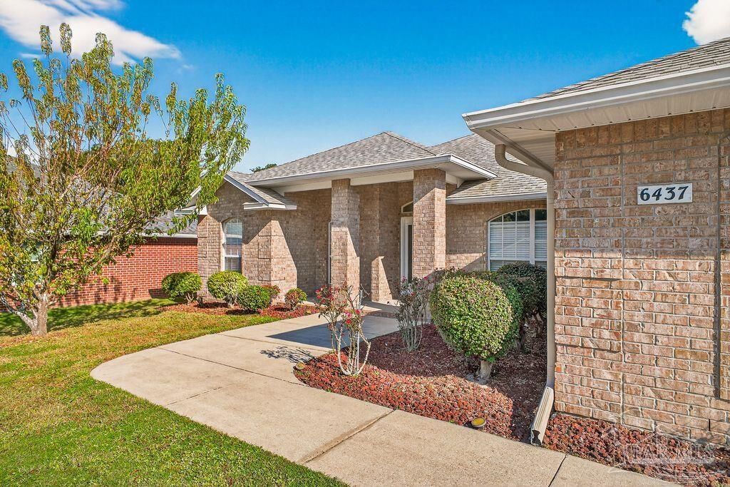 Property Photo:  6437 Sarasota St  FL 32526 