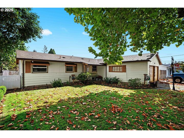 Property Photo:  8300 SE 78th Ave  OR 97206 