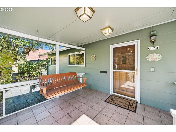 Property Photo: 9434 N Trumbull Ave OR 97203