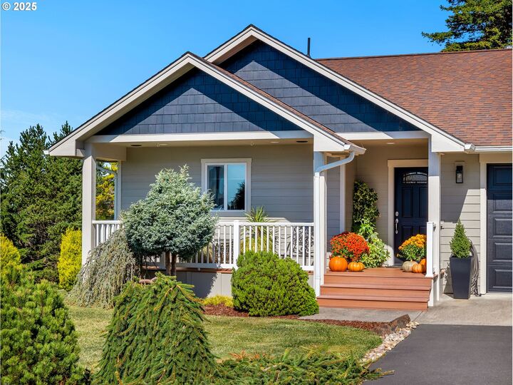 Property Photo:  35199 Lyngstad Heights Ln  OR 97103 