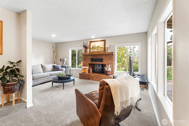 Property Photo: 9 N Elliott Avenue WA 98801