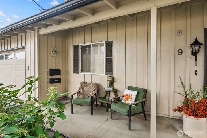 Property Photo: 9 N Elliott Avenue WA 98801