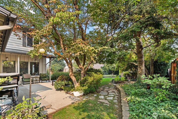 Property Photo:  9 N Elliott Avenue  WA 98801 