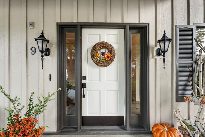 Property Photo:  9 N Elliott Avenue  WA 98801