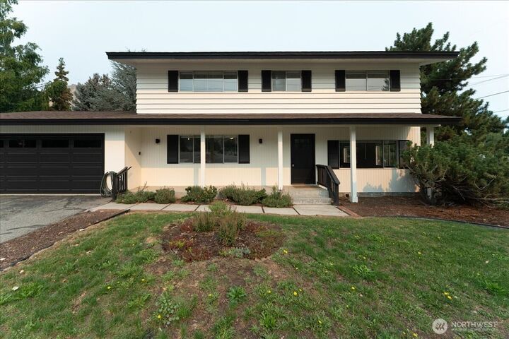 Property Photo:  1998  Number 2 Canyon Road  WA 98801 
