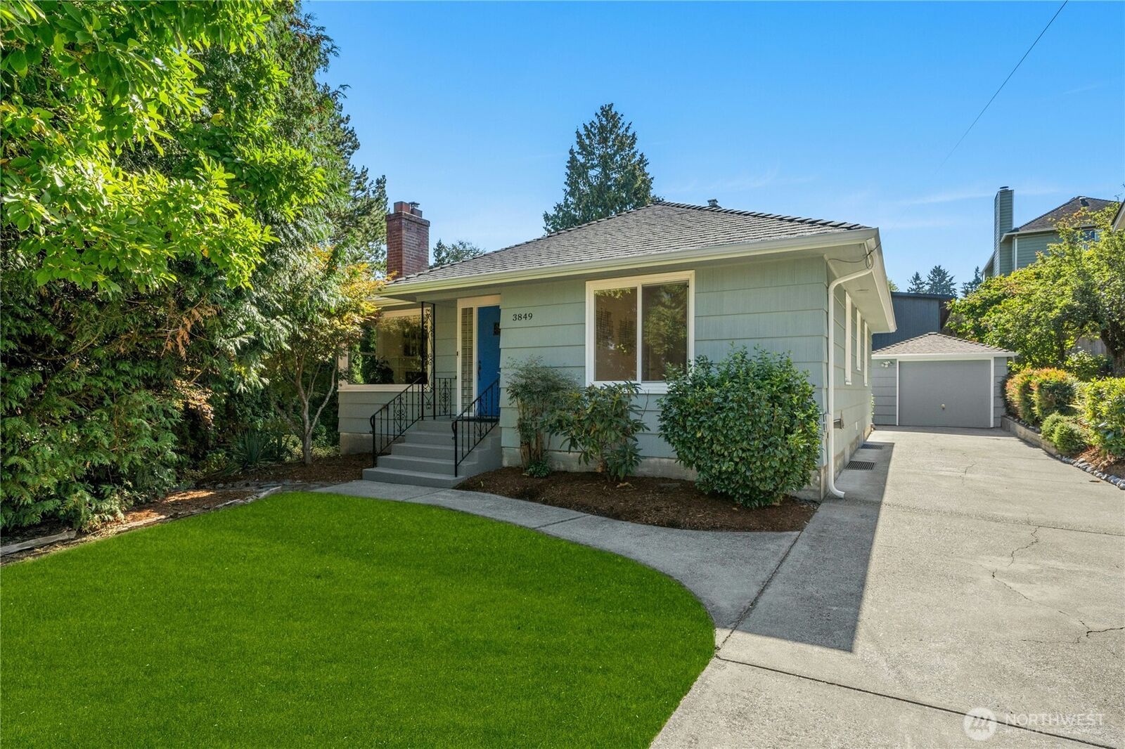 Property Photo:  3849 NE 95th Street  WA 98115 