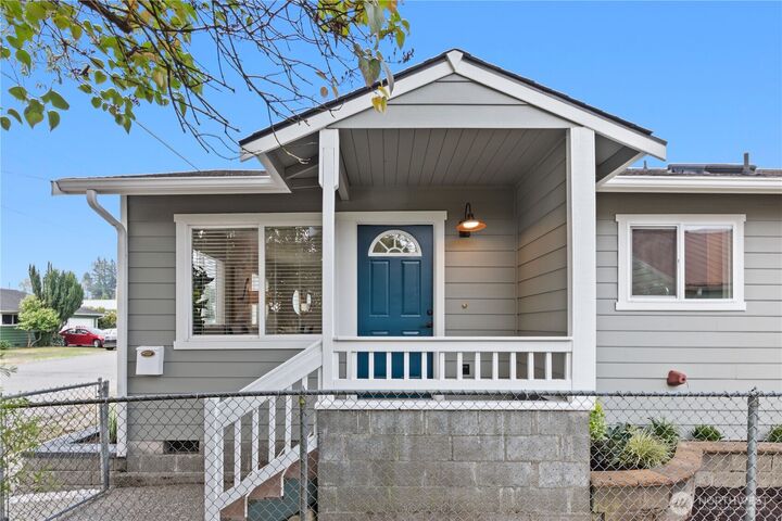 Property Photo:  400  6th Street  WA 98290 
