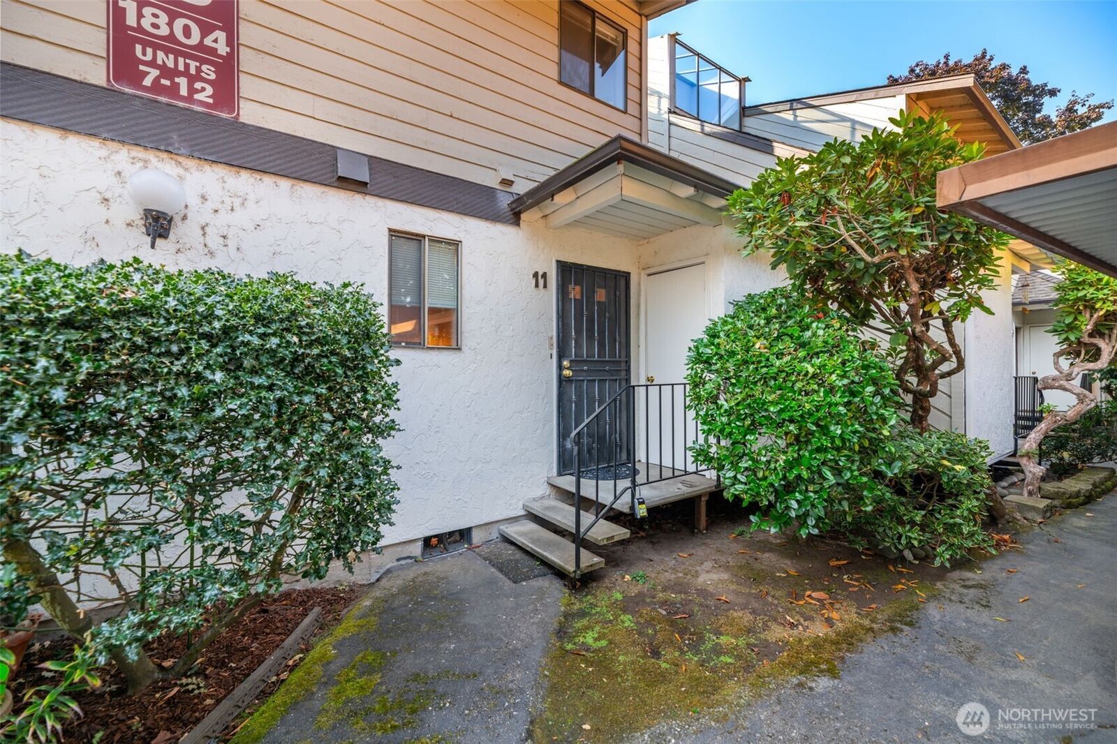 Property Photo:  1804  Maple Lane  S B11  WA 98030 