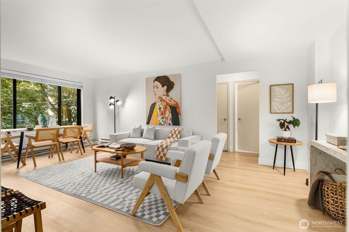 Property Photo:  1105  Spring St 304  WA 98104 