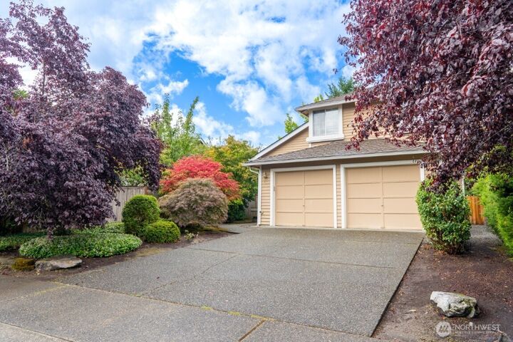 Property Photo:  3737  247th Avenue SE  WA 98029 