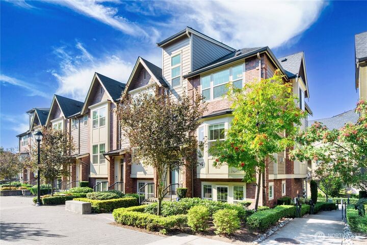 Property Photo:  1317  Brooklyn Walk  NE 18  WA 98029 