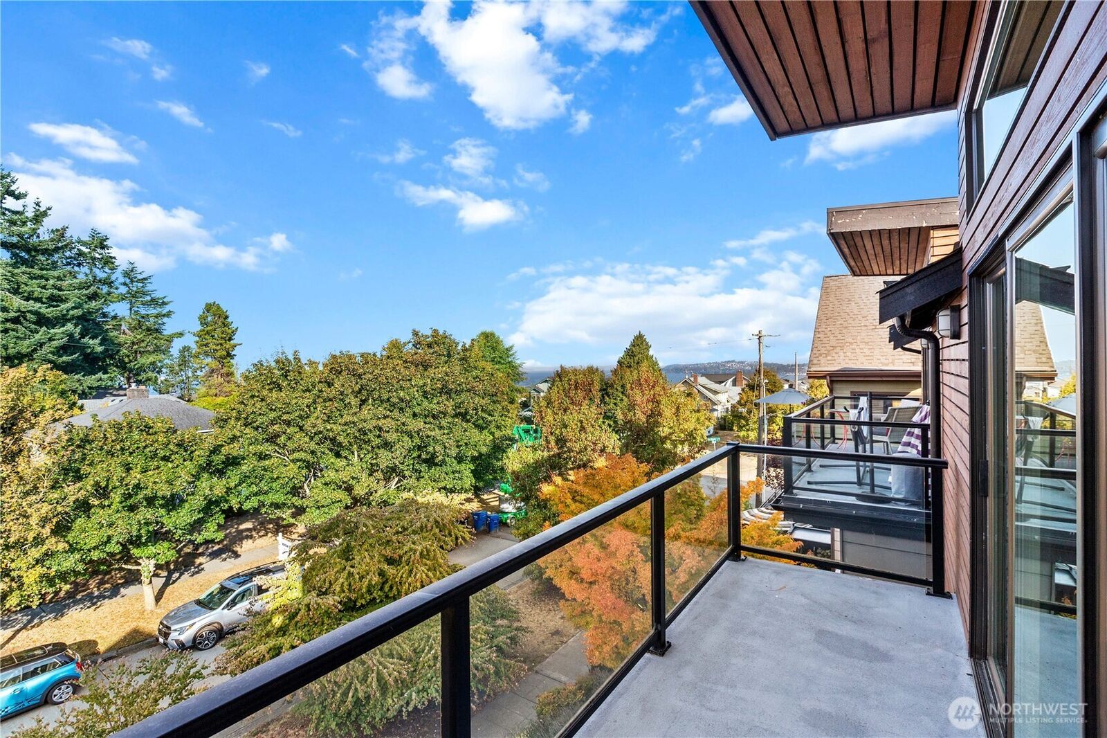 Property Photo: 1506 44th Avenue SW B WA 98116