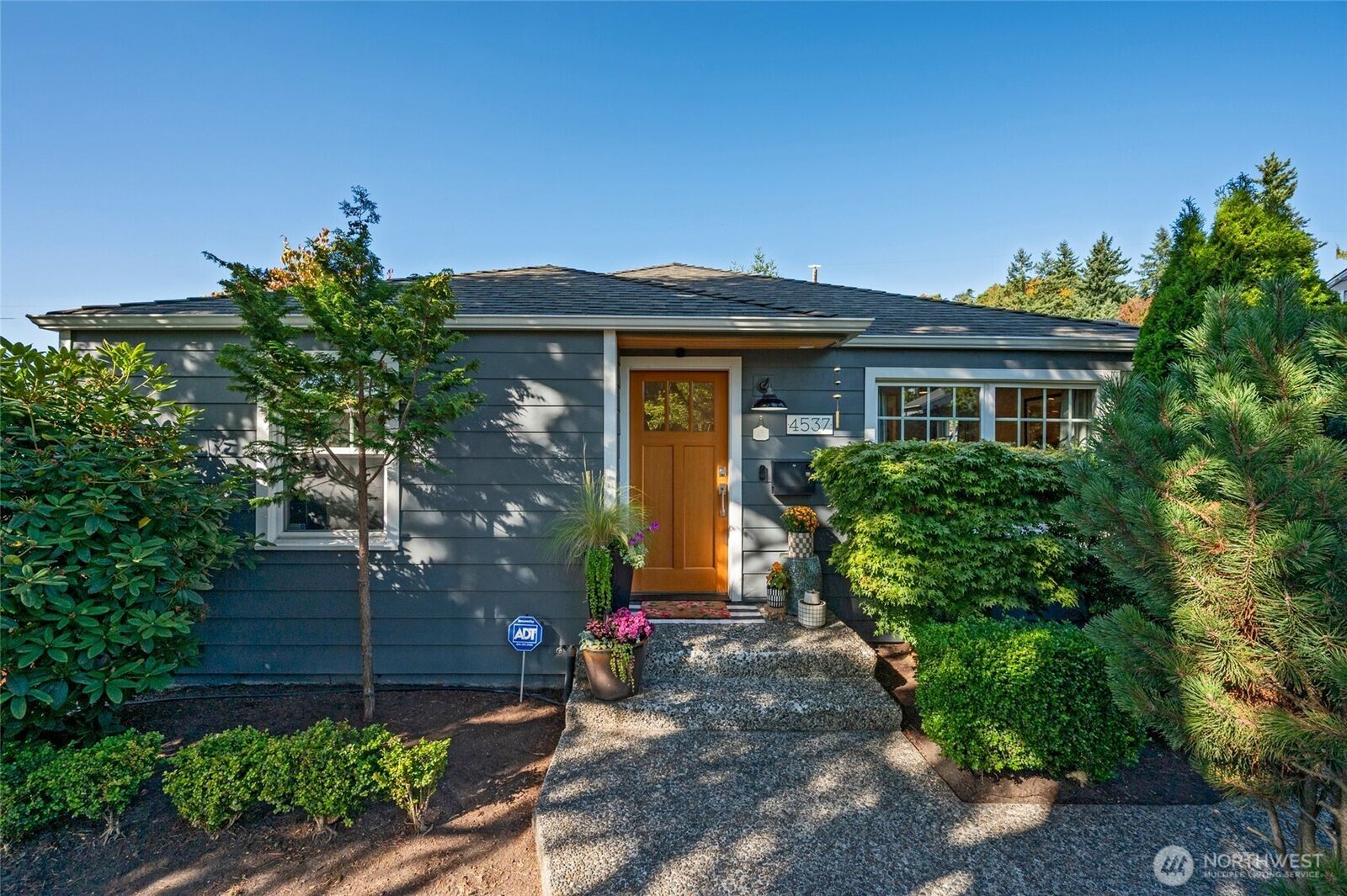 Property Photo:  4537  49th Avenue SW  WA 98116 