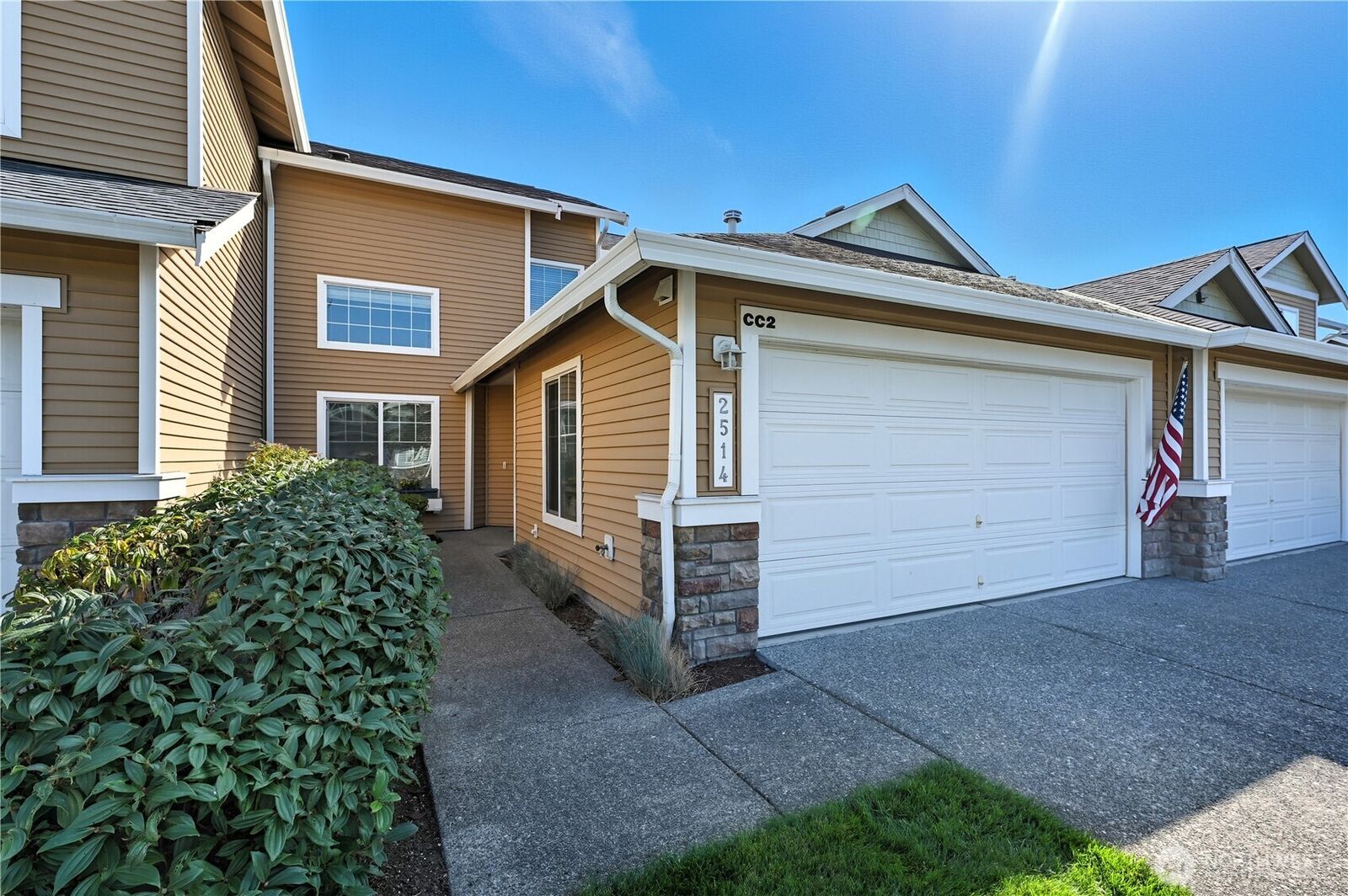 Property Photo:  2514  85th Drive NE Cc2  WA 98258 