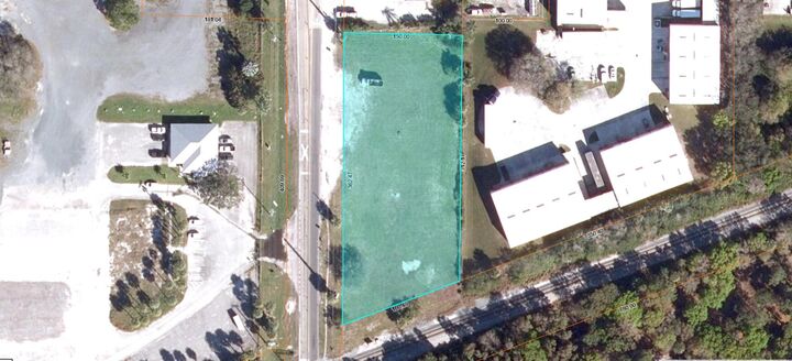 Property Photo: 3112 Oleander Avenue FL 34982
