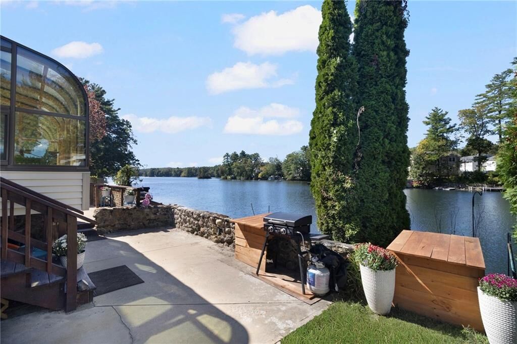 Property Photo:  25 Beverly Circle  RI 02828 