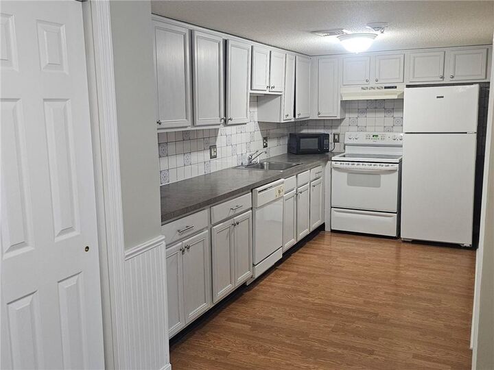 Property Photo:  31 Devereux Avenue 305  RI 02909 