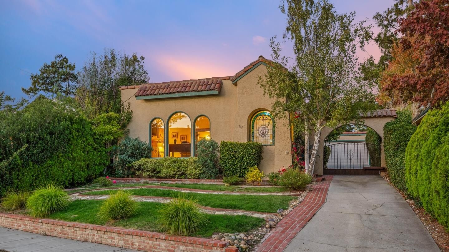 Property Photo:  732 Paloma Avenue  CA 94010 