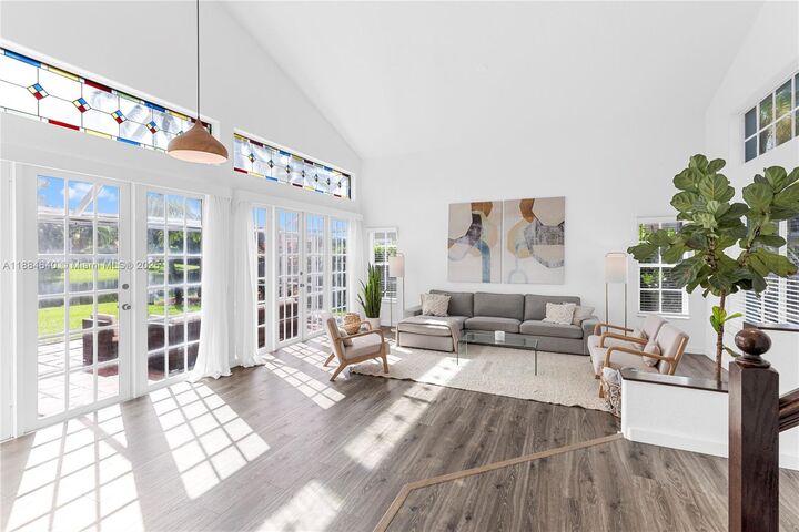 Property Photo:  1060 Capistrano  FL 33326 