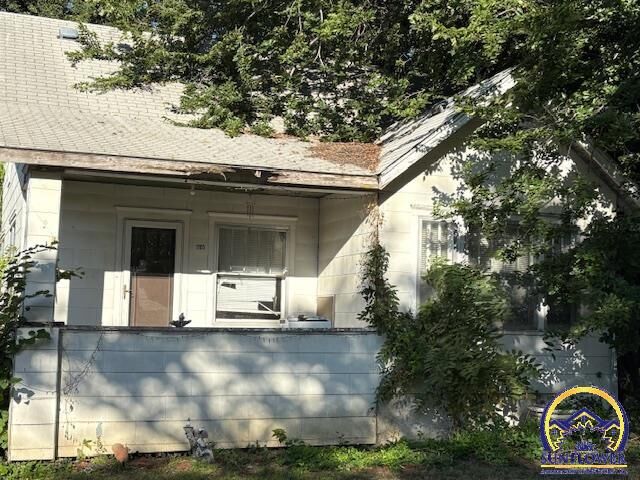 Property Photo: 1105 Washington St KS 66801
