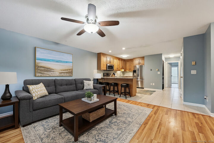 Property Photo:  371 Emmett Street Apt 78  CT 06010 