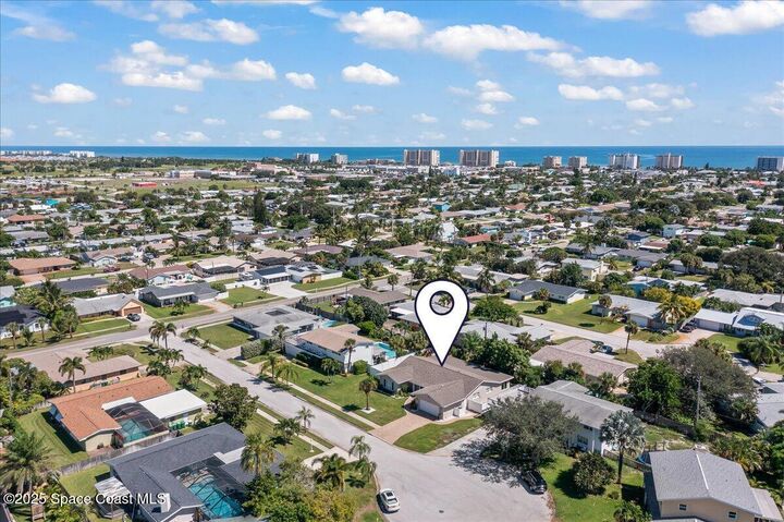 Property Photo: 225 Hedgecock Court FL 32937