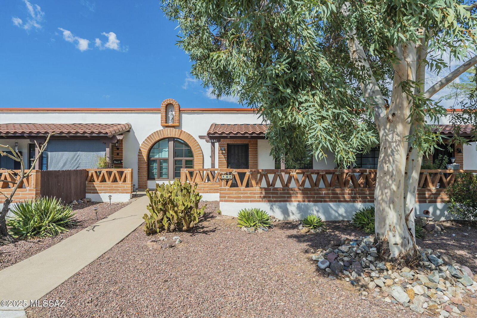 Property Photo:  468 S Paseo Aguila C  AZ 85614 