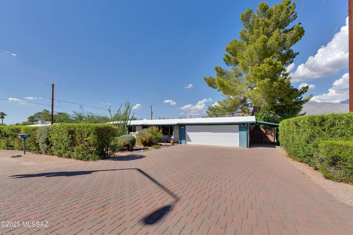 Property Photo:  4075 E Fort Lowell Road  AZ 85712 