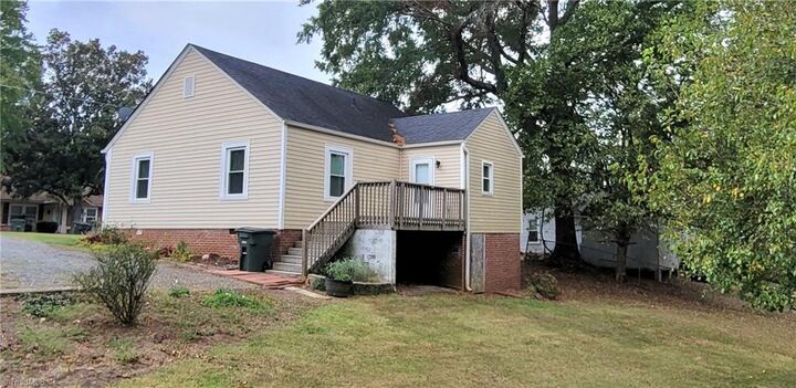 Property Photo:  1101 Lawson Street  NC 27288 