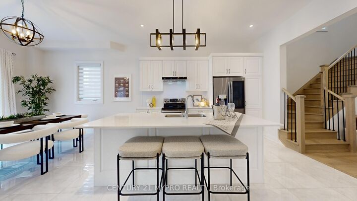 Photo de la propriété:  6 Longworth Avenue  ON L4E 1A2 