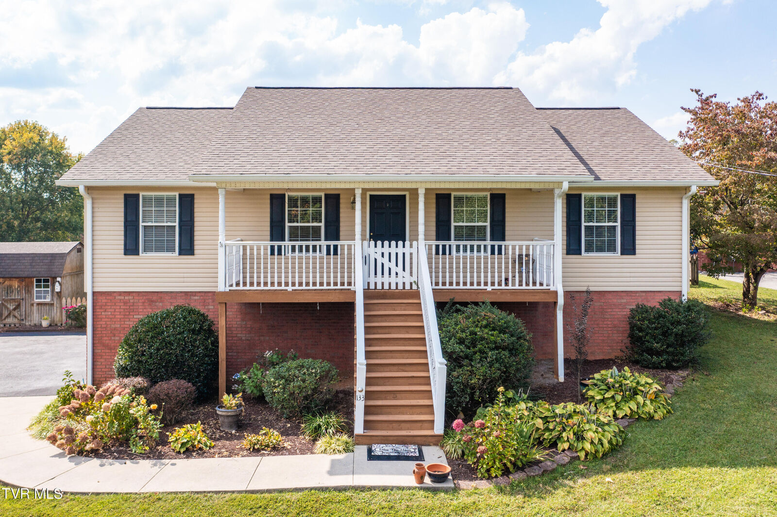 Property Photo: 133 Mountain Ridges Drive TN 37659