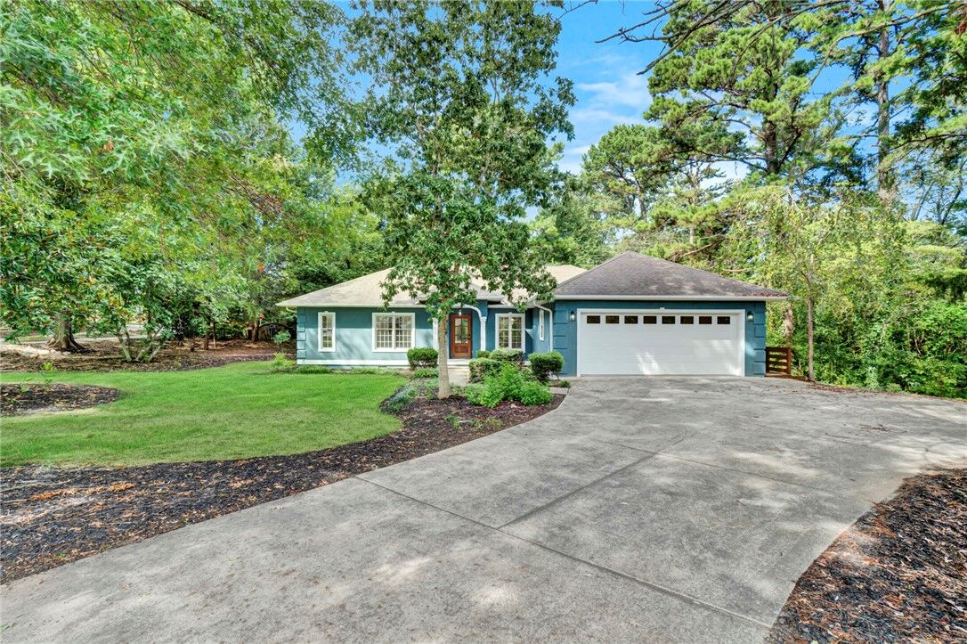 Property Photo:  301 Beech View Court  SC 29672 