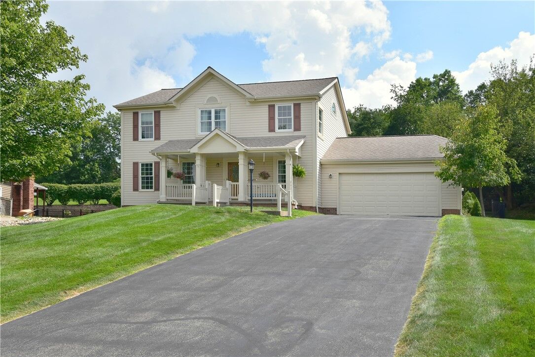 Property Photo: 1634 Pinehurst Court PA 15237