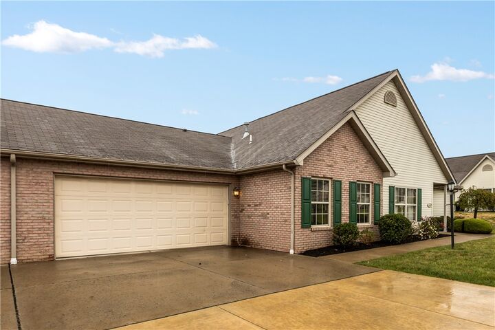 Property Photo: 1086 Timberwood Dr PA 15010