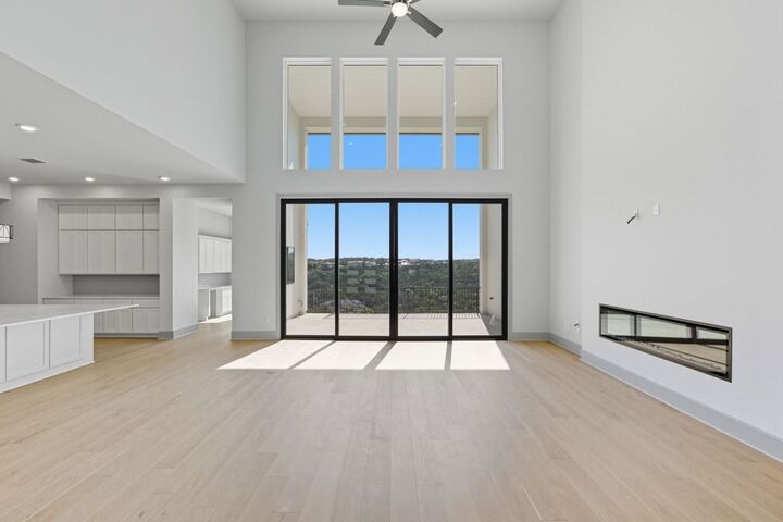 Property Photo: 942 Bristol Creek Bend TX 78738