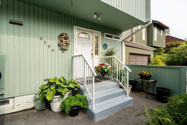 Photo de la propriété: 3799 Garden Grove Drive BC V5G 4A5