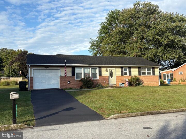 Property Photo:  1351 S Duke Street  PA 17078 