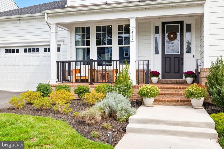 Property Photo:  227 Stoic Street SE  VA 20175